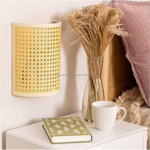 Abat-jour mural en rotin naturel fait à la main éclairage décoratif fournisseur OEM durable personnalisable du Vietnam - Product Image 1