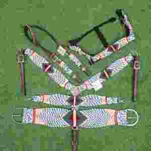 ชุดอุปกรณ์ม้าสีเทา ขาว ครีม ทำจากขนโมแฮร์ ตกแต่งด้วยสายรัดหน้าอกขนาด 32 นิ้ว ทำจากหนังอาร์เจนตินา - Product Image 1