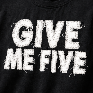 Camiseta Negra de Corte Regular para Hombre, Estampado Personalizado 'Give Me Five', Manga Corta, Cuello Redondo, 100% Poliéster, Diseño Color Block, Casual - Product Image 6