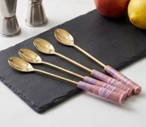 Cuillère à cocktail moderne en or avec manche marbré violet, outil de mélange réutilisable pour cocktails - Product Image 4