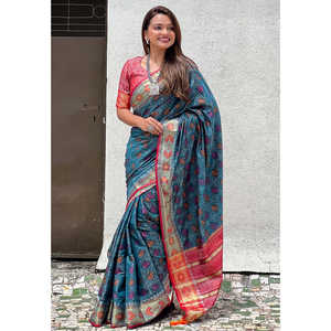 Sari élégant en soie Patola bleu denim tissé avec des motifs Meenakari et Zari, robe de soirée élégante - Product Image 5