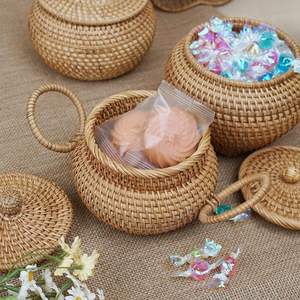 Panier de rangement rond en rotin naturel fait main avec couvercle, écologique, en osier tressé, pour bonbons, bijoux, ou comme boîte de décoration intérieure - Product Image 6