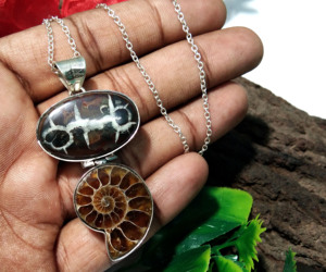 KGN SILVER JEWELLERY HOUSE Collier pendentif Ammonite Saptarienne Pierre d'ammonite naturelle Plaqué or Forme goutte d'eau - Product Image 2