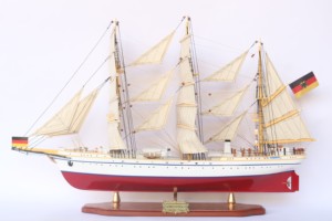 GORCH FOCKK II - Maqueta de Barco Vietnamita de Madera Pintada a Mano para Decoración de Mesa, Estilo Antiguo Coleccionable - Product Image 2