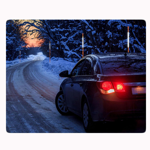 Marcadores Reflectantes de Alta Resistencia para Entradas de Vehículos, Estacas para Quitanieves, para Estacionamientos y Caminos - Product Image 3