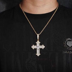 Colgante de Cruz Chapado en Oro con Circonitas Engastadas, Joyería Hiphop para Hombre, Amuleto de Moda, Regalo - Product Image 1