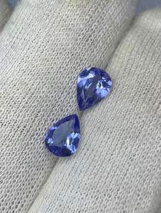 Paire de pêres en tanzanite naturelle. Paire de pêres en tanzanite. 6x8 mm. - Product Image 5