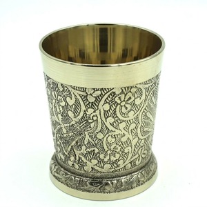 Gobelet à vin élégant en laiton artisanal de luxe, gravé, vaisselle durable pour fêtes, mariages, cadeaux d'affaires, qualité supérieure - Product Image 1