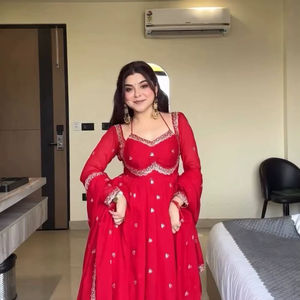 Vestido Anarkali de Georgette Sintética Pesada con Hilo de Georgette Sintética y Trabajo de Lentejuelas, Anarkali y Pantalón con Conjunto de Dupatta de Encaje Elegante - Product Image 1