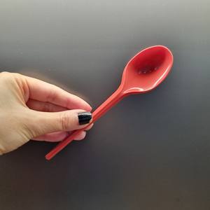 Cuillères en plastique jetables à long manche, imprimées sur mesure, prix fournisseur, pour fêtes, restaurants, cuillères à soupe rapides rouges – Vente chaude - Product Image 2