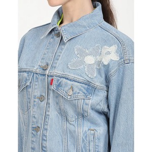 Veste en jean élégante pour femme, coupe classique, boutonnée, broderie foncée, écologique, décontractée, personnalisable, service OEM, tendance quotidienne - Product Image 3
