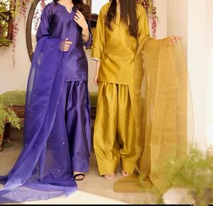 Nuevo Conjunto de Salwar Kameez Farsi de Satén Tradicional de Diseñador, Color Blanco, Traje Plazzo para Bodas, Fiestas y Festivales - Product Image 3