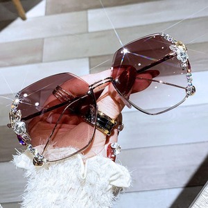 Gafas de Sol de Diamantes de Lujo de Primera Calidad, Gafas de Moda para Hombres y Mujeres, para Eventos Especiales, Fiestas y Celebraciones - Product Image 1