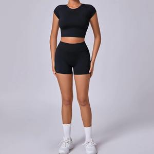 Conjunto de Yoga y Top Deportivo para Mujer al por Mayor Personalizado con Logo Frontal, Shorts de Cintura Alta y Sujetador Deportivo Transpirable para Fitness, Entrenamiento, Gimnasio y Correr - Product Image 1