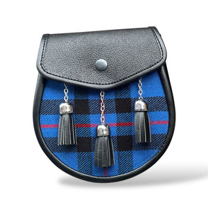 2026 Sporran écossais moderne pour homme en cuir à 3 pompons, motif tartan, avec sangle à chaîne, pour tenue des Highlands - Product Image 1