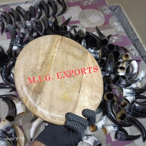 Platos de Madera Redondos, Vajilla Rústica de Madera Natural para Comida, Cocina, Restaurantes y Ocasiones Especiales por M.I.G. EXPORTACIONES - Product Image 3