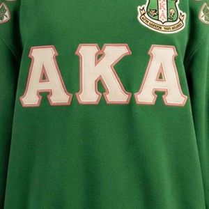 Sudadera Verde con Cuello Redondo para Mujer, Ivy Rose 1908, con Gráfico de Medallón, Manga Larga, Estilo Casual y Preppy - Product Image 2