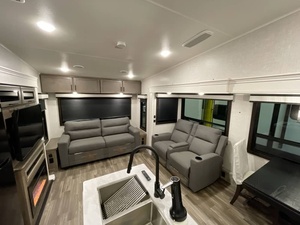 Jayco E-a-g-l-e 28.5R-S-T-S Usado del 2024 - Product Image 5