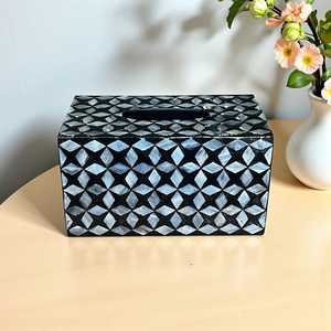 Portapañuelos Rectangular Decorativo de Nácar Pulido, Diseño Moderno en Blanco y Negro, para Uso en el Hogar y la Oficina - Product Image 3