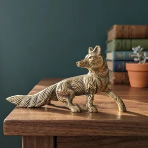Sculpture de renard en laiton artisanale, figurine de faune détaillée, finition or antique, statue de renard en métal, œuvre d'art réaliste représentant un animal - Product Image 1