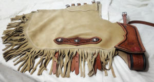 Pantalones de Montar para Hombre, Estilo Western, de Cuero Genuino con Diseño Floral y Cierre de Hebilla, por ROYAL INTERNATIONAL - Product Image 5