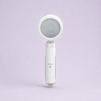 Pommeau de douche moderne filtrant les vitamines SinSu LED pour salles de bain à eau dure et à chlore