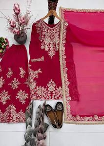 Nuevo Conjunto de 3 Piezas de Diseño Exclusivo en Seda Natural con Bordado Pesado y Lentejuelas Chinas: Top, Sharara y Dupatta - Reversible y Sin Arrugas - Product Image 3