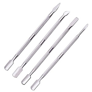 Pousse-cuticules professionnel en acier inoxydable pour un soin précis des cuticules, le nettoyage des ongles, la mise en forme et la manucure et pédicure en salon - Product Image 1