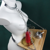Plateau d'objectivation BDSM menottes manchettes au cou formation esclave humain thé plateau de fruits stimulation de pince à mamelon portant