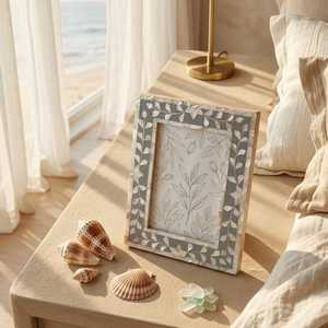 Elegante Marco de Fotos Personalizado con Incrustaciones de Madreperla, Soporte para Exhibición de Fotos Impresas con Acabado Pulido de Lujo - Product Image 5