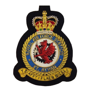 Parche Bordado Personalizado Premium para Blazer, Insignia con Logotipo en Hilo Dorado sobre Fieltro, Parche Hecho a Mano para Blazers, Clubes y Ropa Formal - Product Image 1