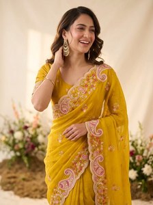 MB ETERNAL CLOTHING Saree Premium de Seda Espacial Rutva con Bordado C Pallu, Borde Calado y Blusa Bordada con Protección Solar - Product Image 4