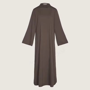 Robe maxi musulmane pour femmes avec logo brodé personnalisé, couleur unie, robe musulmane essentielle pour femmes, Eid Ramadan - Product Image 3