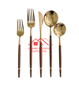 Ensemble de couverts 5 pièces finition dorée avec manche en bois pur, idéal pour les réceptions - Product Image 1