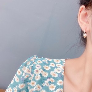 Pendientes de Perlas de Agua Dulce de Estilo Europeo y Americano de la Marca Zhuji Natural, Letra C, Joyería Popular en el Mismo Estilo - Product Image 4