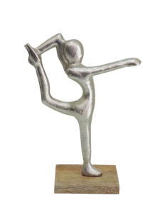 Statuette abstraite en aluminium argenté représentant une femme faisant du yoga, pose « Seigneuresse de la danse », sur socle en bois de mangue - Product Image 2