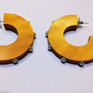 Pendientes de Madera de Diseño Moderno y a la Moda, Pendientes de Cuentas Hechos a Mano, Joyería Artesanal Única - Product Image 1