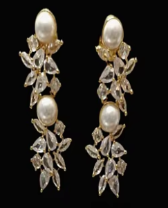 Ensemble collier et boucles d'oreilles en zircon CZ de qualité supérieure, finition or blanc, design élégant, pour les occasions spéciales comme les fiançailles et les mariages, pour femmes - Product Image 2