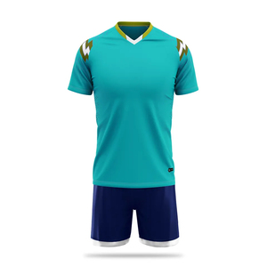 Uniformes de football en gros fabriqués avec des textiles athlétiques de qualité supérieure offrant un confort flexible et un excellent contrôle de l'humidité - Product Image 1