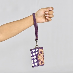 Elegante Cartera Corta Unisex de Cuero Genuino con Diseño a Cuadros Morado y Blanco, Plegable, Anti-robo, con Cierre de Botón - Product Image 1