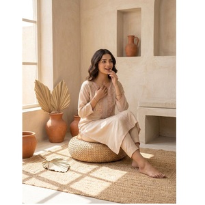 Ensemble coordonné deux pièces en modal et chanderi de qualité supérieure pour femme – Tenue élégante ethnique pour mariage et soirée, séchage rapide, sans plis - Product Image 1