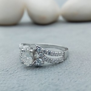 Bague de fiançailles et de mariage D'VINS JEWELS tendance, forme ovale, sertie de pierres de laboratoire taille brillant, couleur D, plaqué or blanc, certifiée - Product Image 2