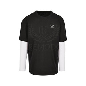 T-shirt décontracté noir à manches courtes pour homme avec logo brodé personnalisé et design superposé à manches longues blanches contrastantes, col rond, en jersey - Product Image 1