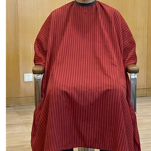 Capa de Barbero Impermeable de Poliéster al por Mayor |   Delantal de Peluquería 100% Poliéster, Capa para Estilista de Salón de Belleza - Product Image 4