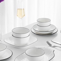 Services de table en porcelaine blanche lisse et brillante, minimalistes, avec bordure noire fine, de haute qualité, robustes, écologiques et sans BPA