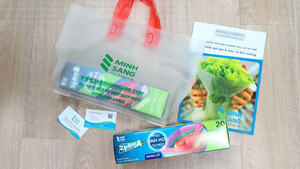 Sac alimentaire réutilisable à double fermeture éclair, conçu pour l'emballage de produits en vrac, offrant une résistance aux fuites et une utilisation durable - Product Image 6