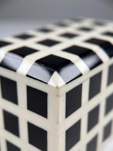 Caja de Almacenamiento Rectangular de Cerámica, Diseño Geométrico Blanco y Negro, Estilo Minimalista, Organizador Decorativo para Sala de Estar - Product Image 3