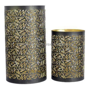 Ensemble de bougeoirs votifs ronds décoratifs pour la maison en fer de 2 pièces avec revêtement intérieur en poudre noire dorée et extérieure finie - Product Image 5