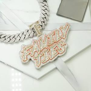 Pendentif Hip Hop Pahal Jewels en Moissanite Givrée, Bijoux de Rappeur en Argent Sterling Plaqué Or 18K, Personnalisé pour Liens Familiaux Certifiés - Product Image 1