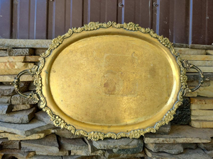 Plateau de service moderne en laiton fait main pour la cuisine, l'hôtel, le restaurant - Passe au lave-vaisselle et facile à nettoyer, décoration de luxe pour la maison - Product Image 2